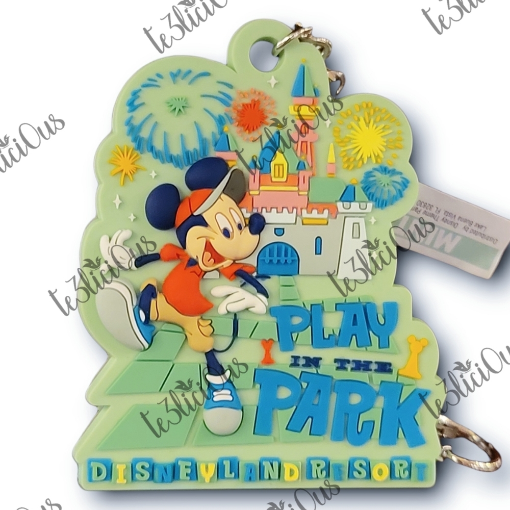 DISNEYLAND FUN IN THE PARK MICKEY KEYCHAIN - Picture 2 of 3